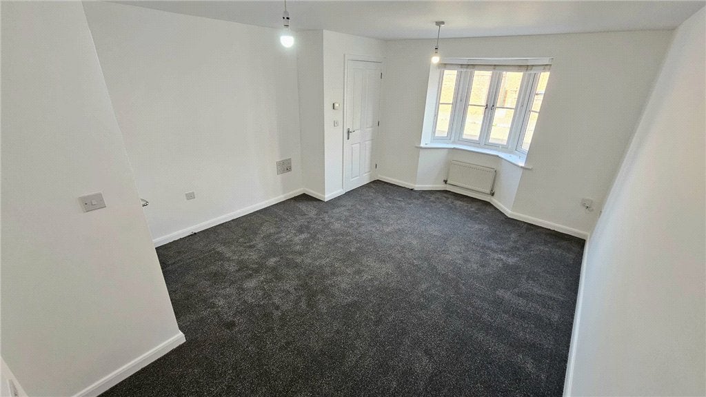 House Lindrick Close in Great Denham