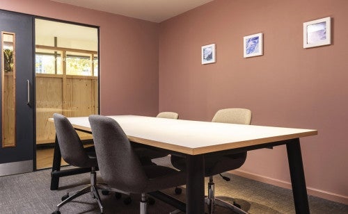 Room International Way in Greater London