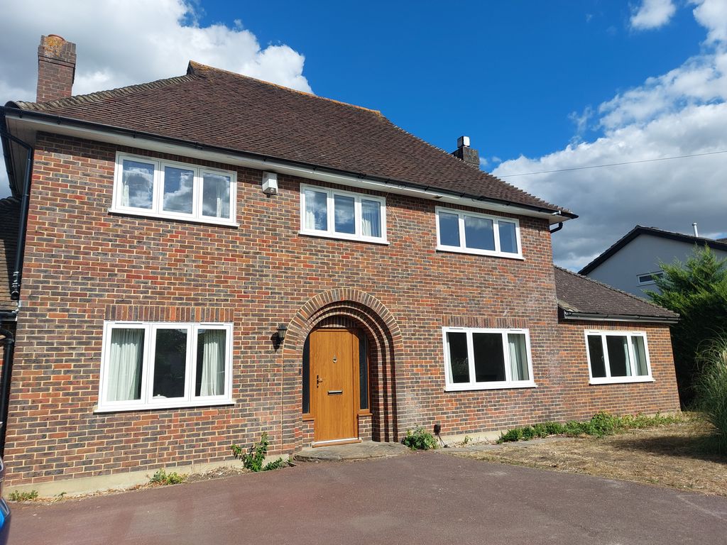 House Woodfield Lane in Mole Valley