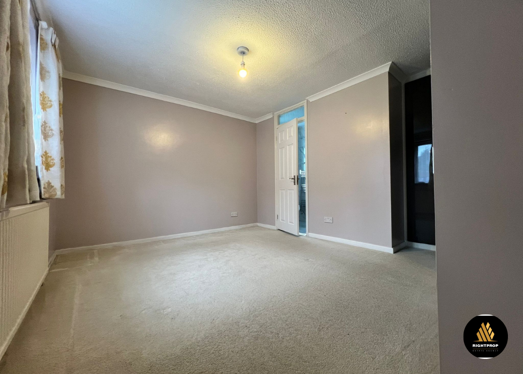 House Allonby Close in Reading