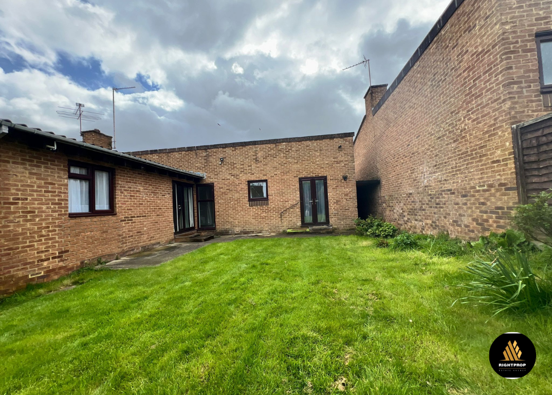 House Allonby Close in Reading