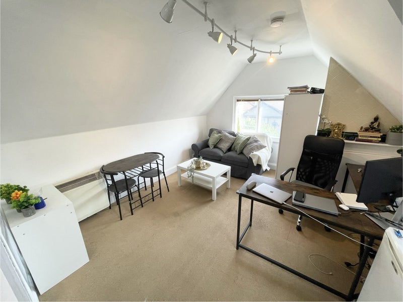 Room Beech House Road in Greater London