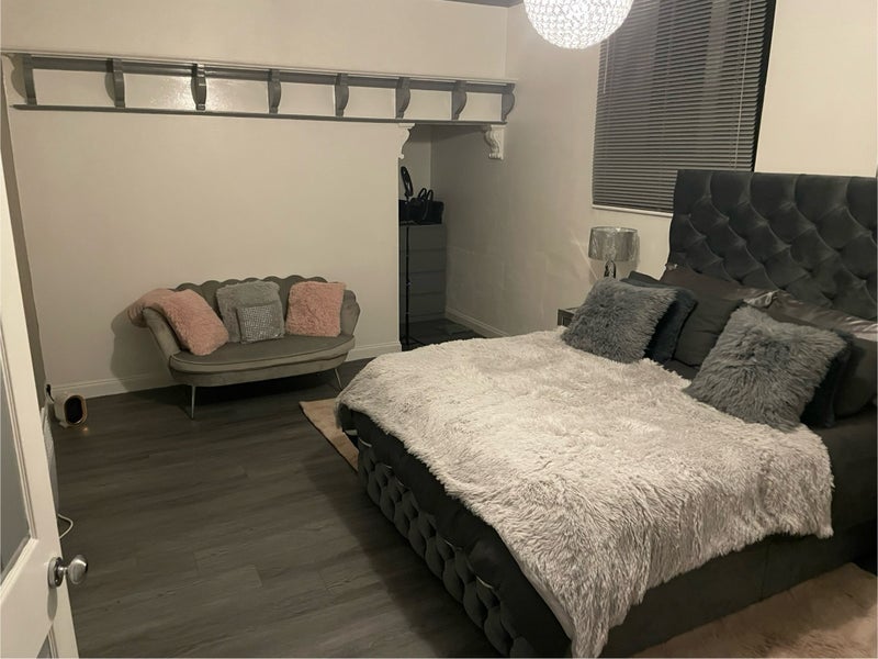 Room Beech House Road in Greater London