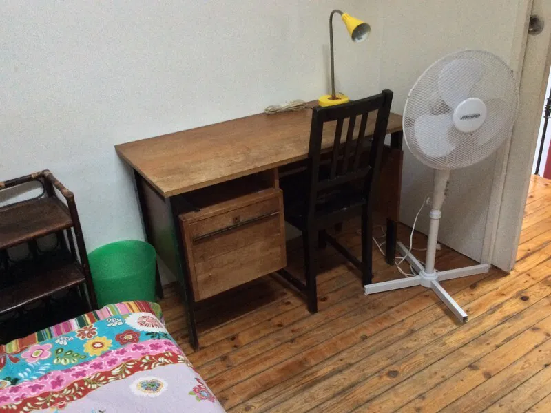 Room Rue Robert Caumont in Bordeaux