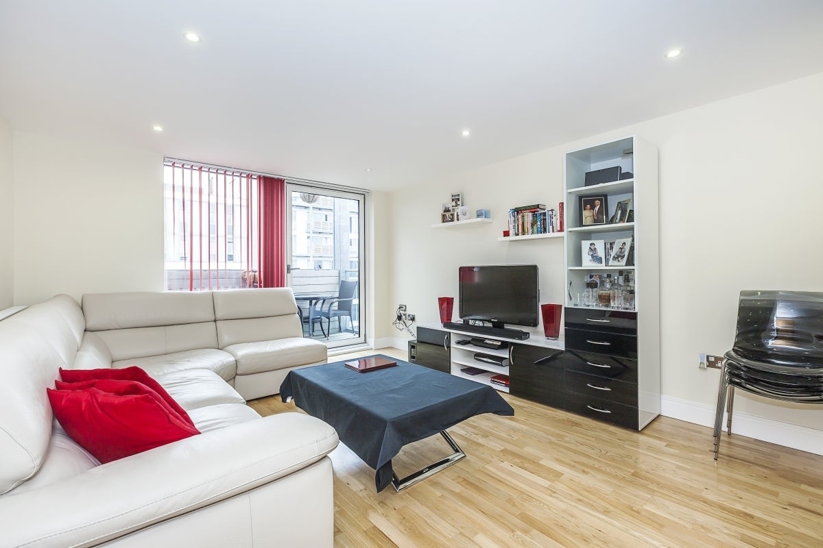 Flat Merryweather Place in Greater London