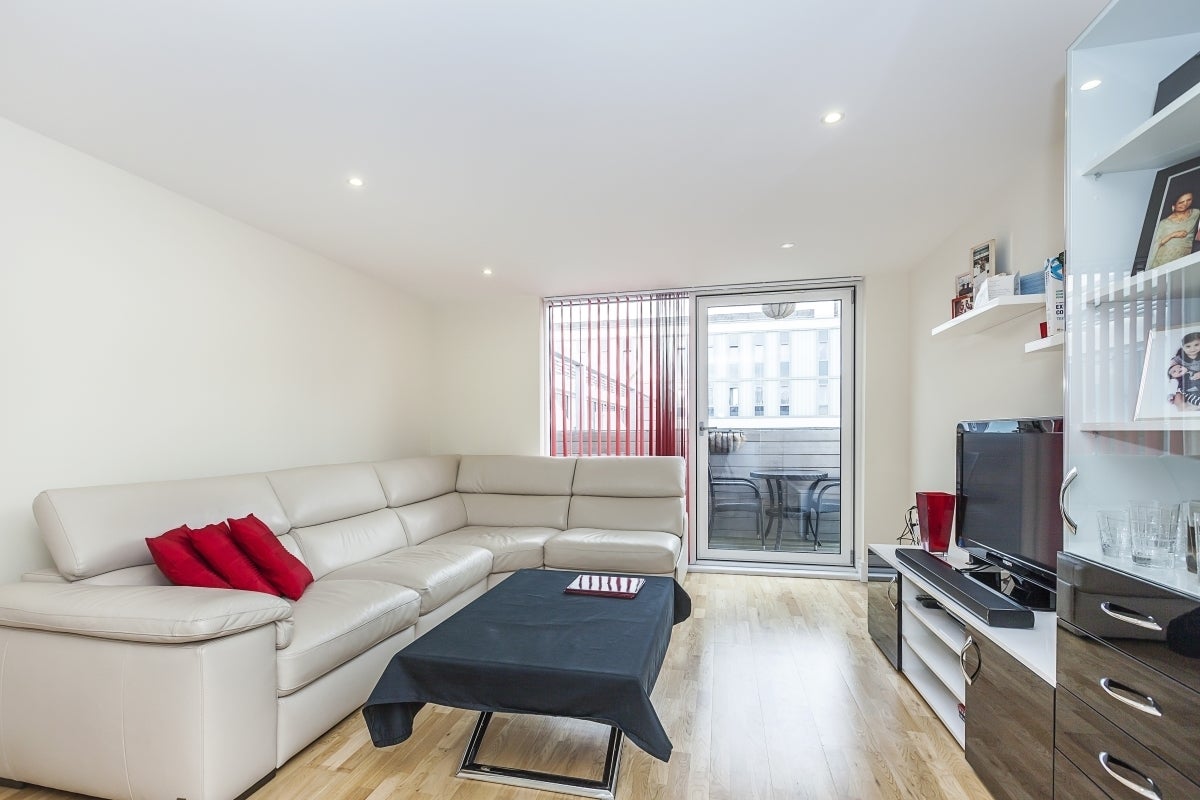 Flat Merryweather Place in Greater London