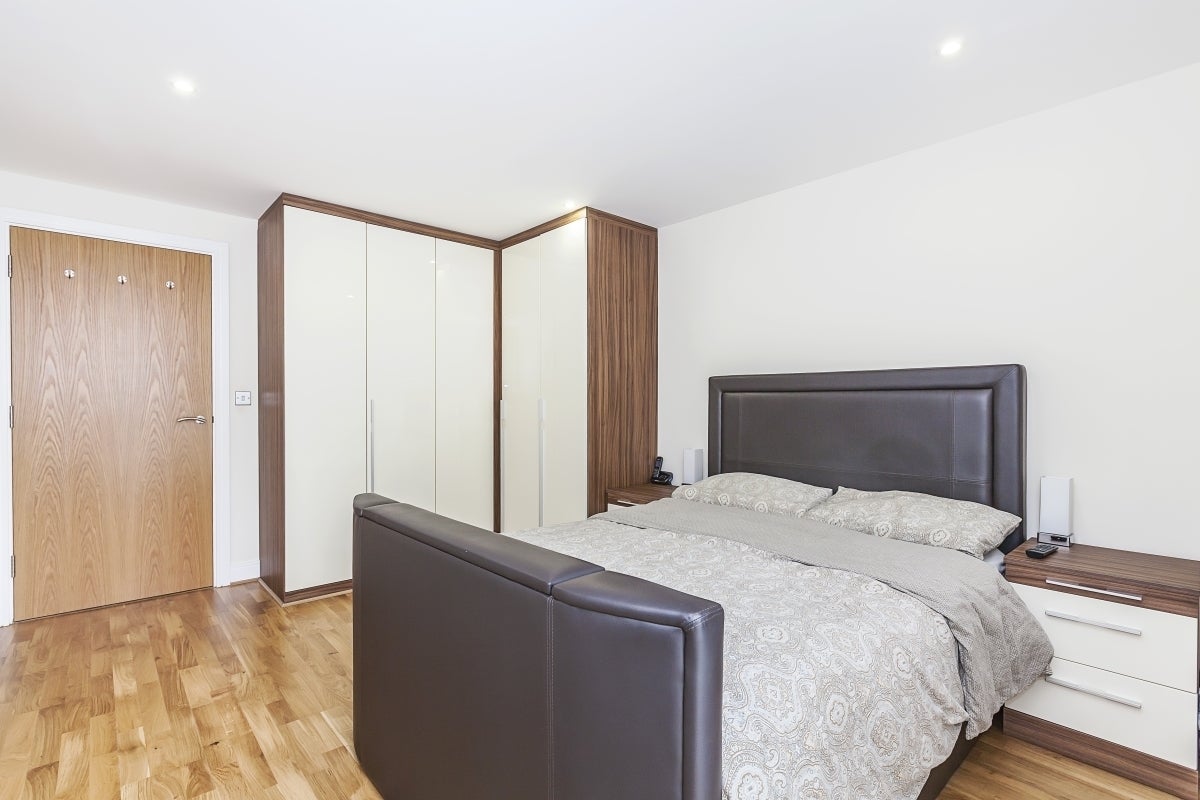 Flat Merryweather Place in Greater London