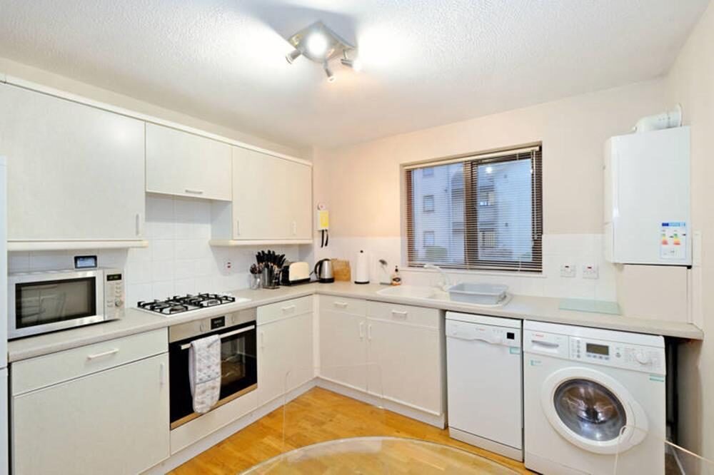 Flat Kirkside Court in Westhill