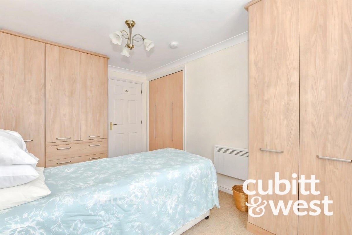 Flat Marine Parade in Arun