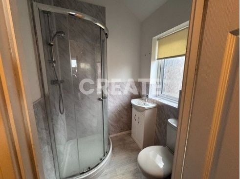 Room Earlesmere Avenue in Doncaster