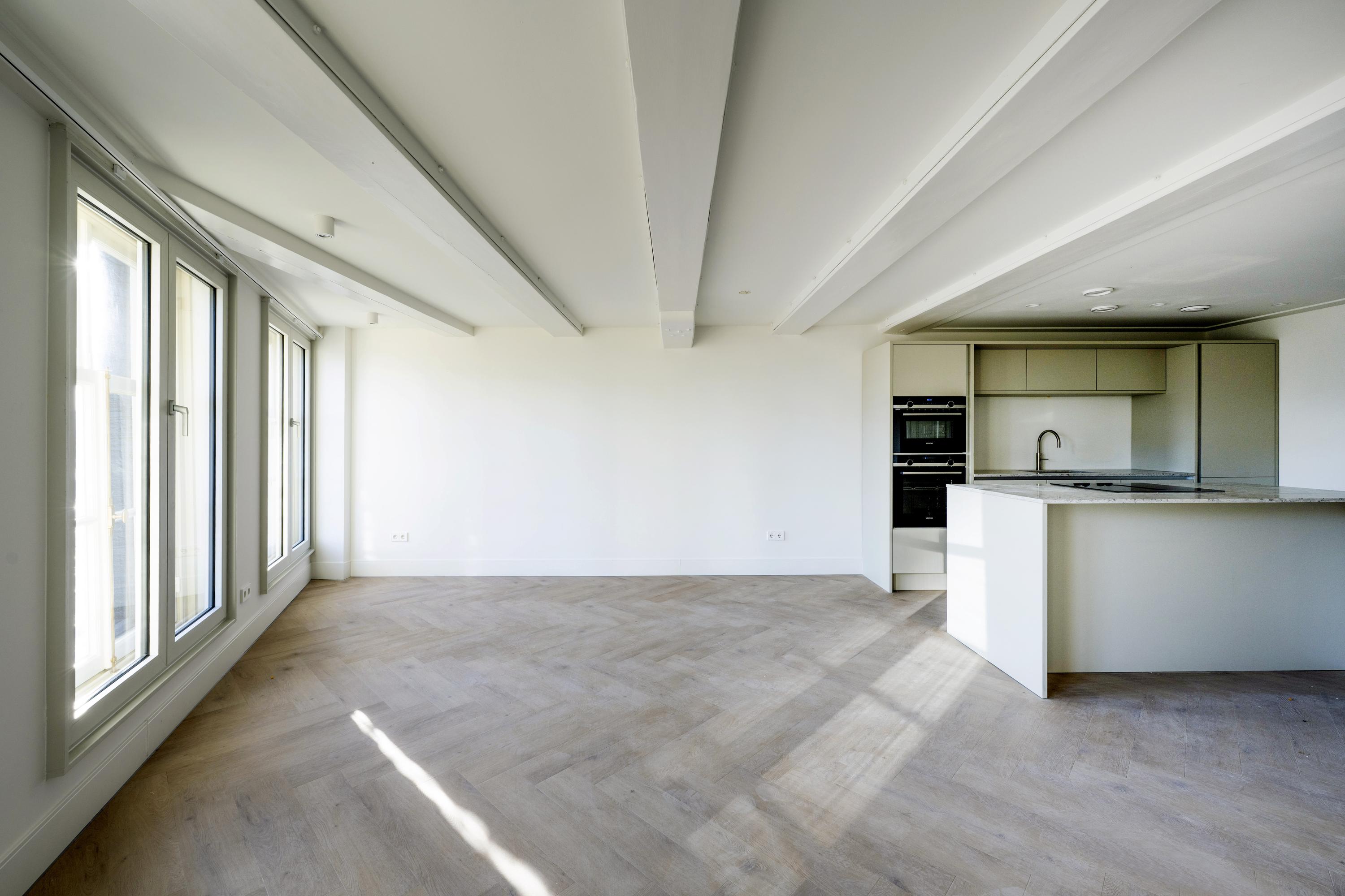 Flat Prins Hendrikkade in Amsterdam