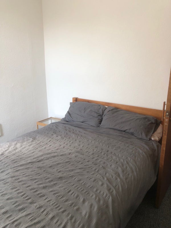 Room Dagmar Grove in Nottingham