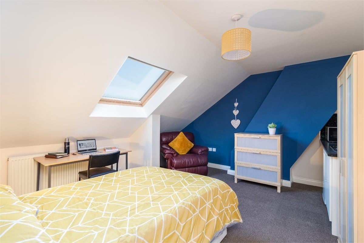 Room Roker Avenue in Sunderland