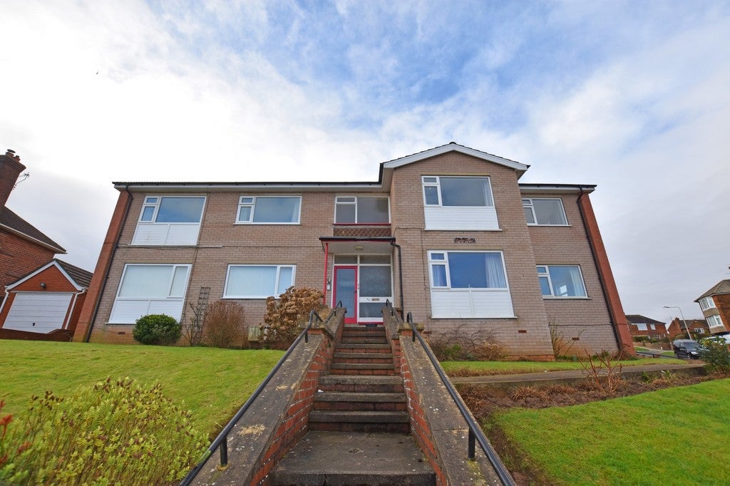Flat Lowdale Avenue in Scarborough