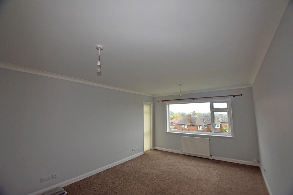 Flat Lowdale Avenue in Scarborough