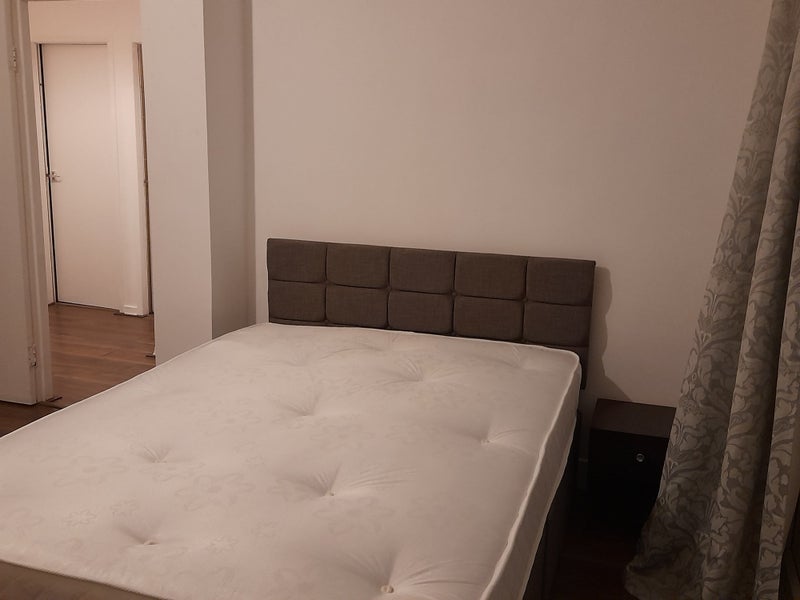 Room Lewis Street in Greater London