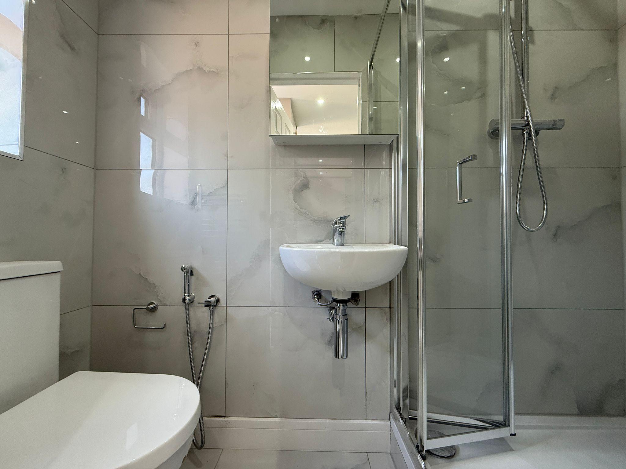 House Hampshire Avenue in Slough