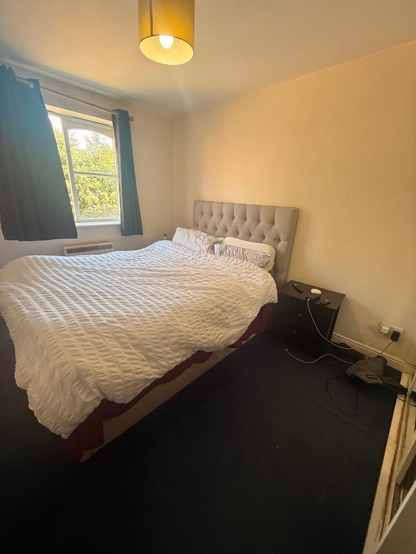 Room Armoury Road in Greater London