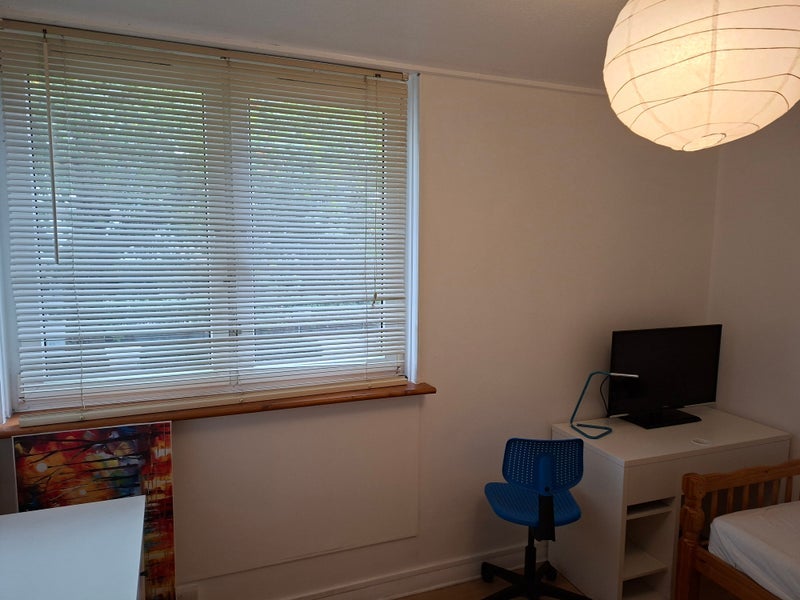 Room Holliday Square in Greater London