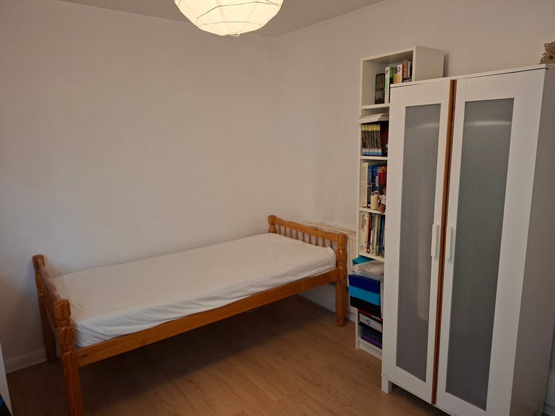 Room Holliday Square in Greater London