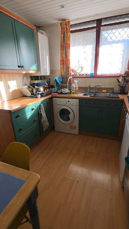 Room Crondall Street in Greater London