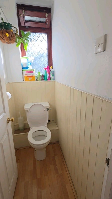 Room Crondall Street in Greater London