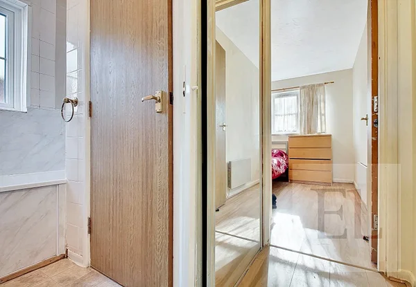 Flat Ash Walk in London