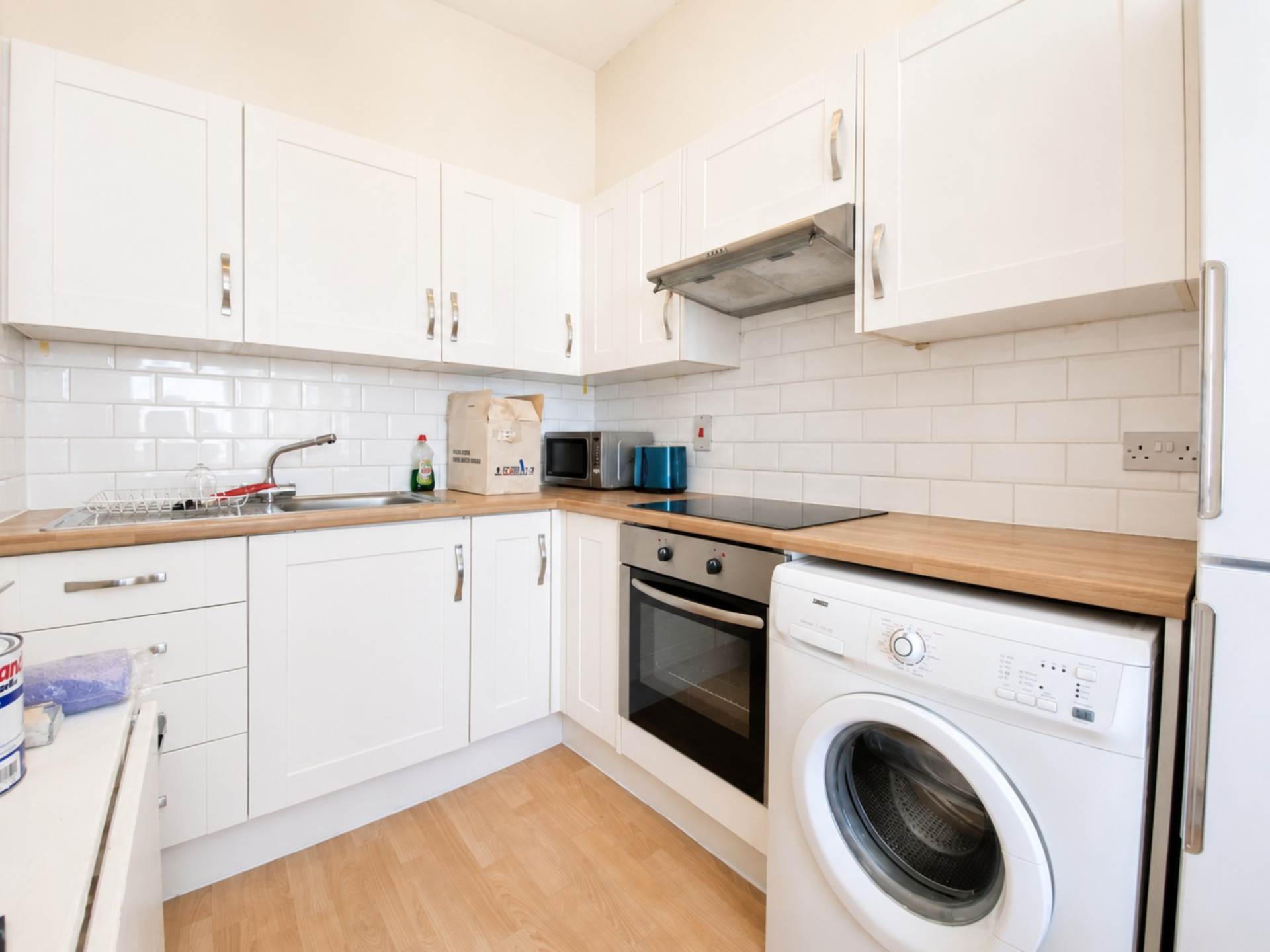 Flat Chiswick High Road in Greater London