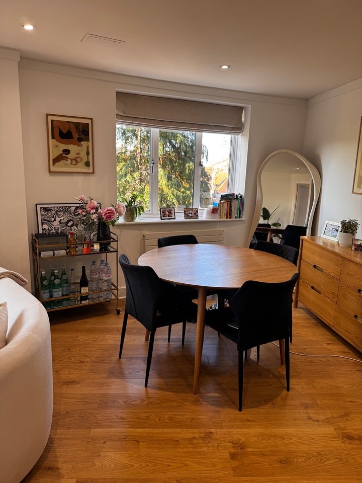 Flat Upper Richmond Road in Greater London