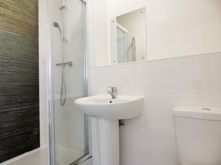 Flat Farnsby Street in Swindon