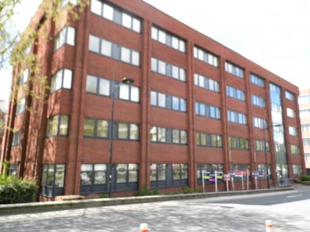 Flat Farnsby Street in Swindon