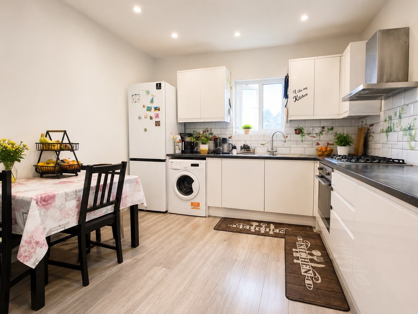 Flat Station Grove in Greater London