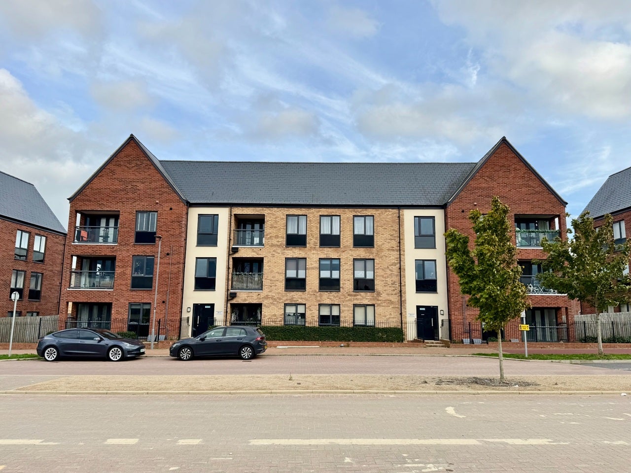 Flat Barrosa Way in Milton Keynes