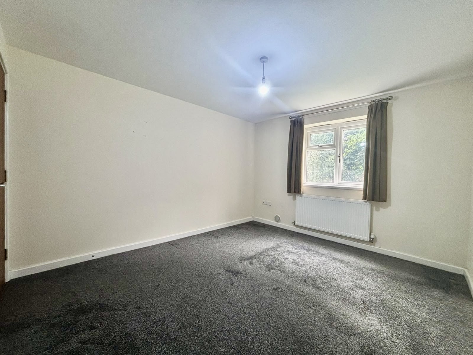 Flat Ashfield Avenue in Birmingham