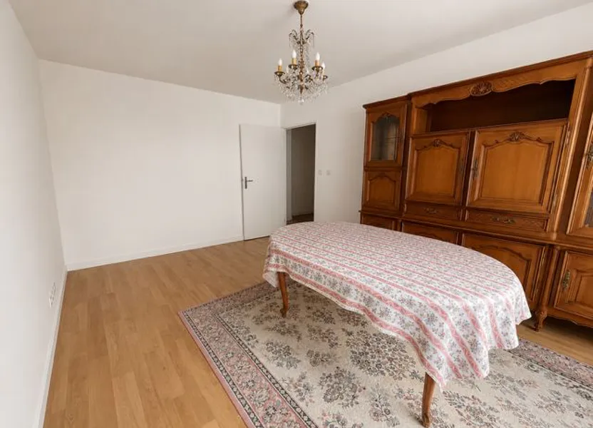 Flat Rue Rymarov in Crosne
