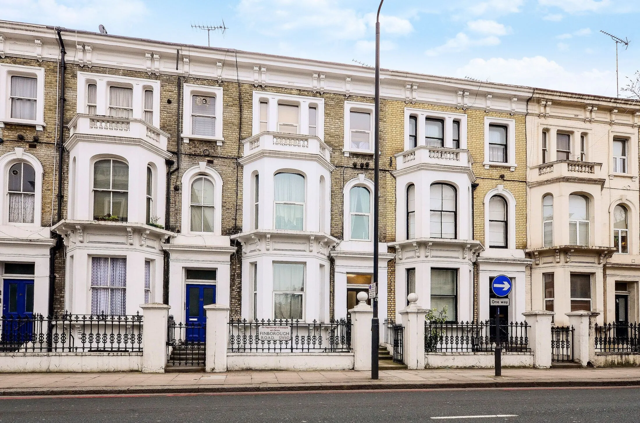 Flat Finborough Road in Greater London