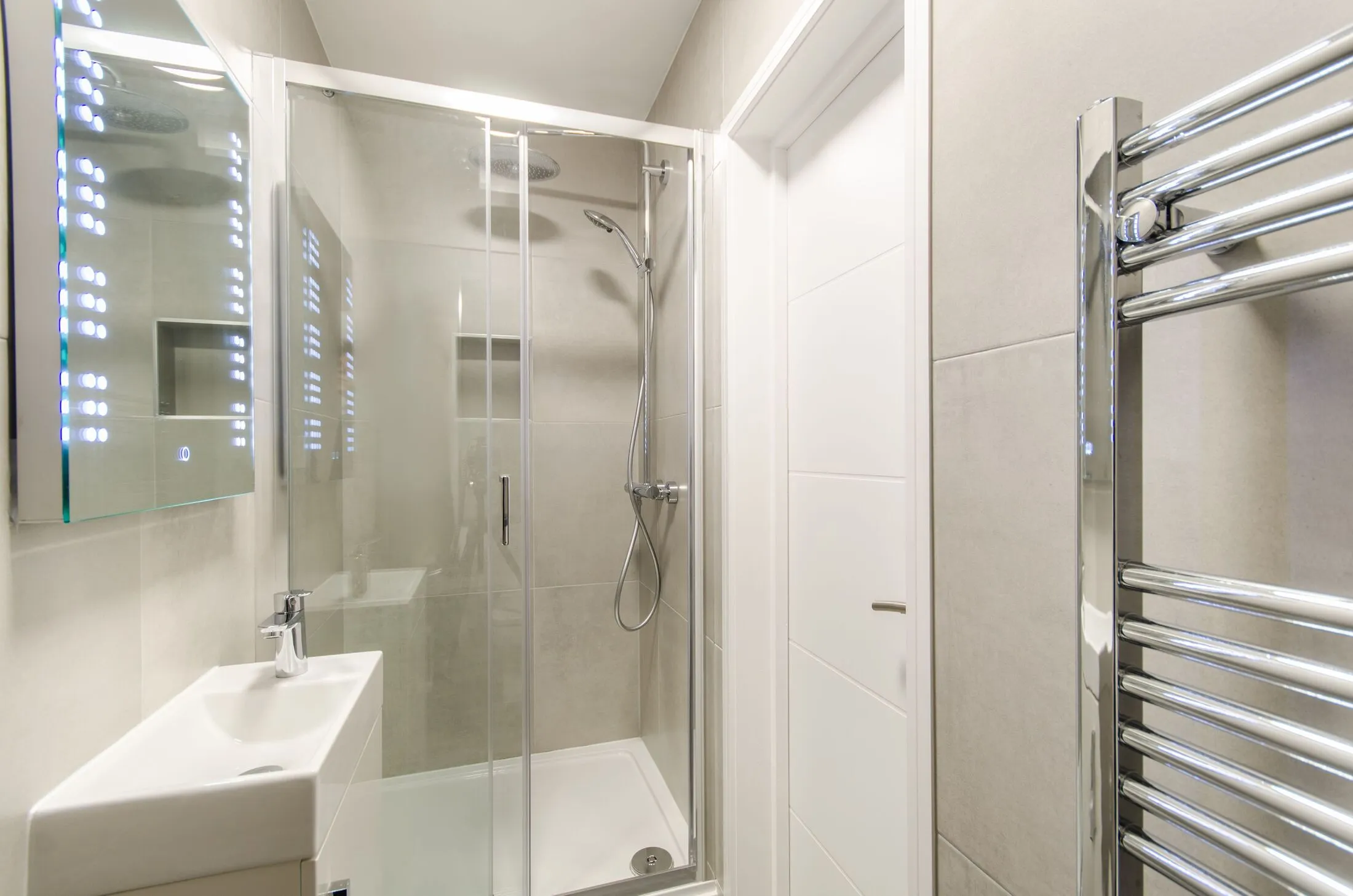 Flat Finborough Road in Greater London