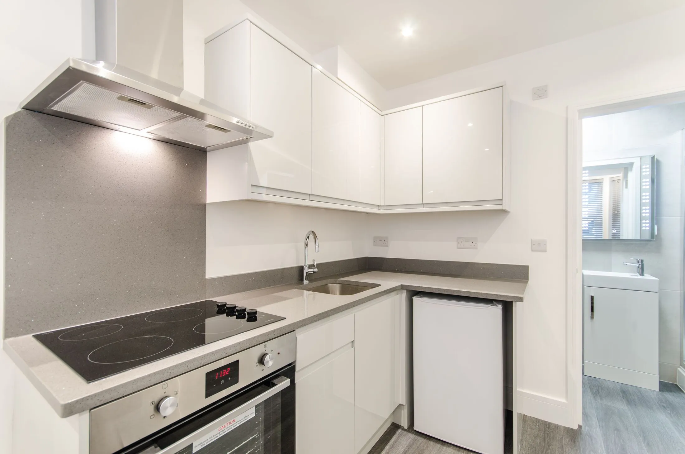 Flat Finborough Road in Greater London