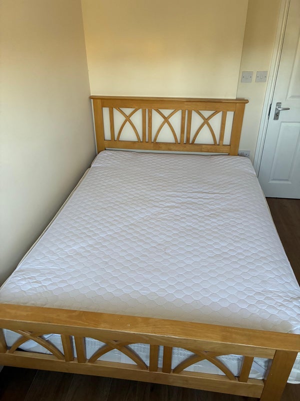 Room Graham Road in Greater London