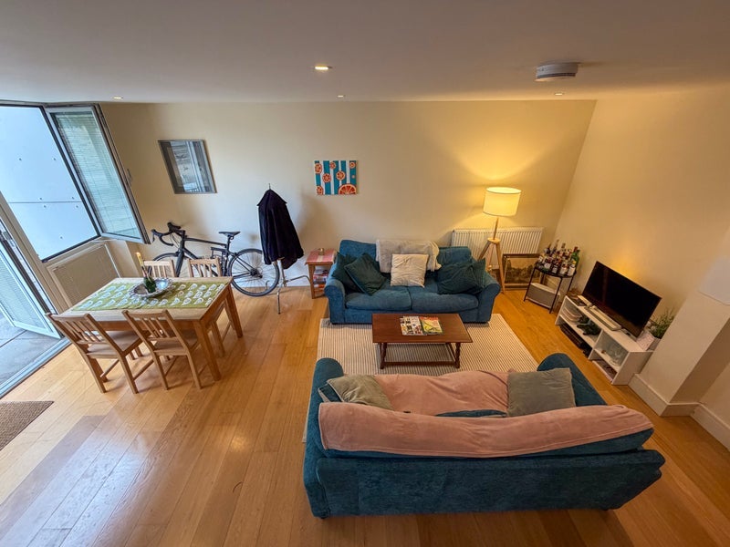 Room Lett Road in Greater London