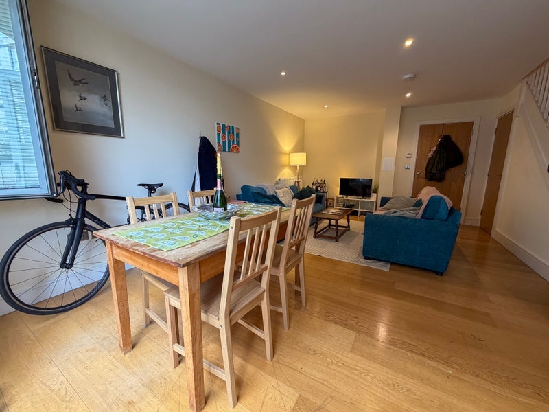 Room Lett Road in Greater London