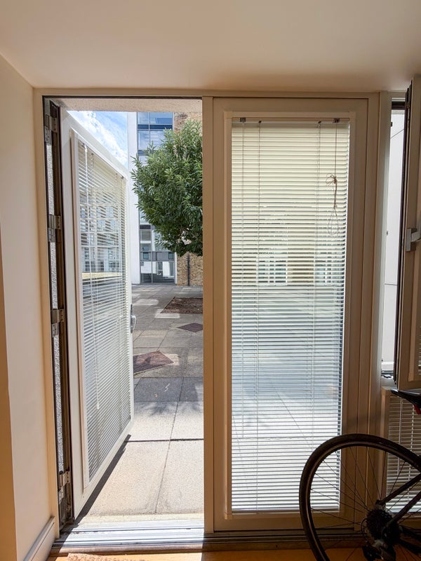 Room Lett Road in Greater London