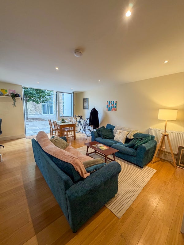 Room Lett Road in Greater London