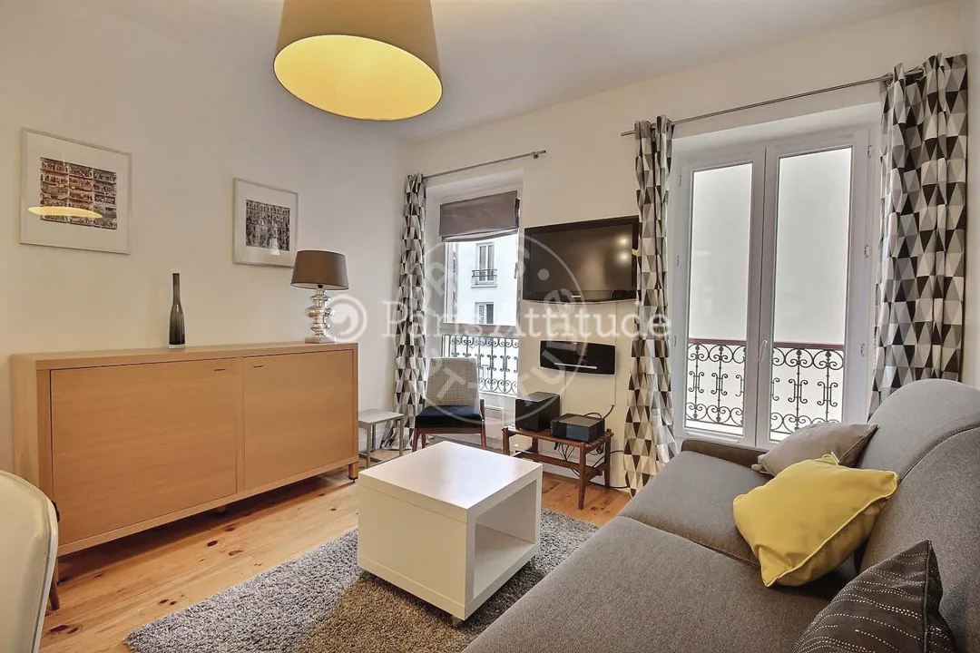 Flat Rue Claude-Rodier in Paris