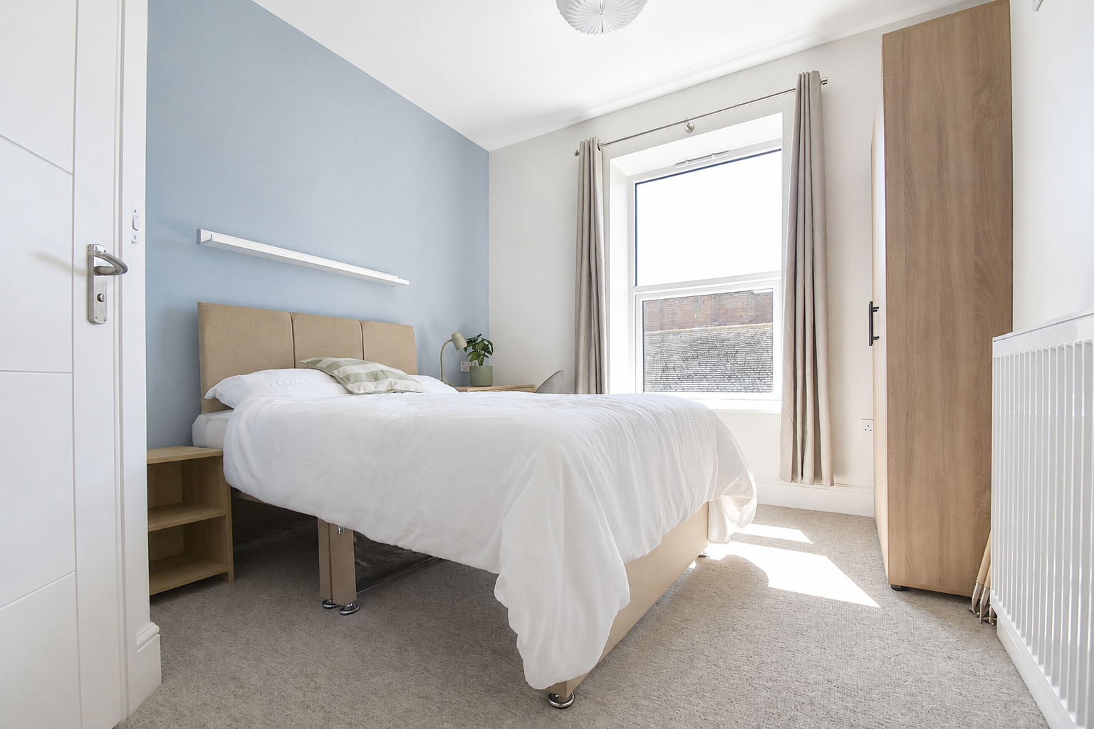 Room High Street in Newport