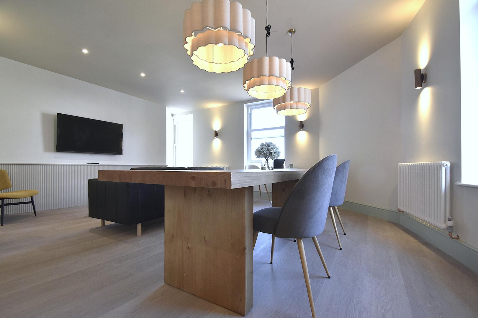 Room Holyrood Street in Newport