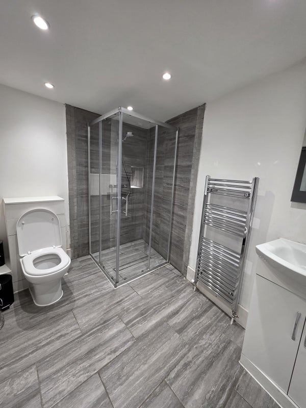 Room Bellenden Road in Greater London