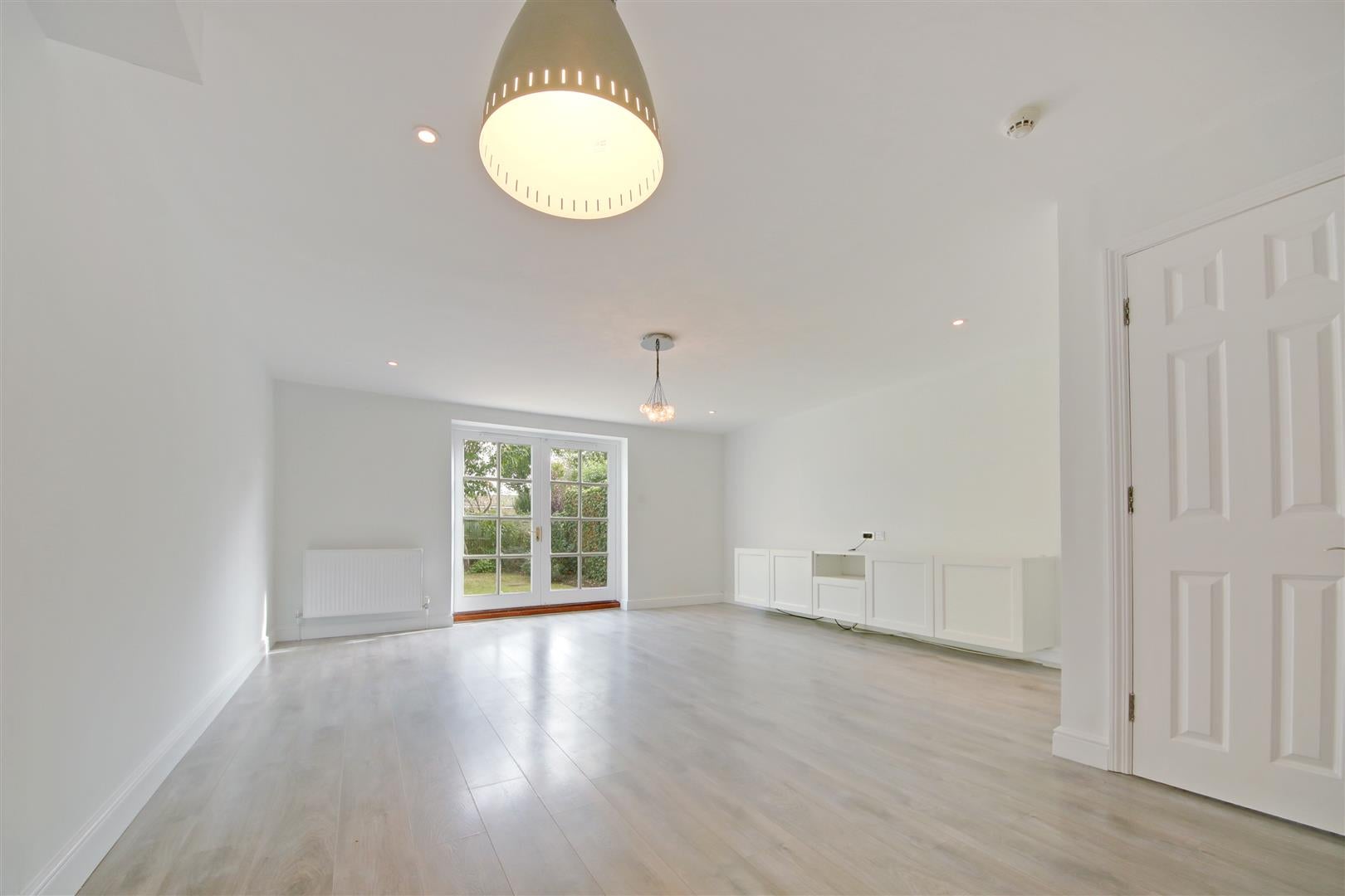 House Pippin Close in Hertsmere