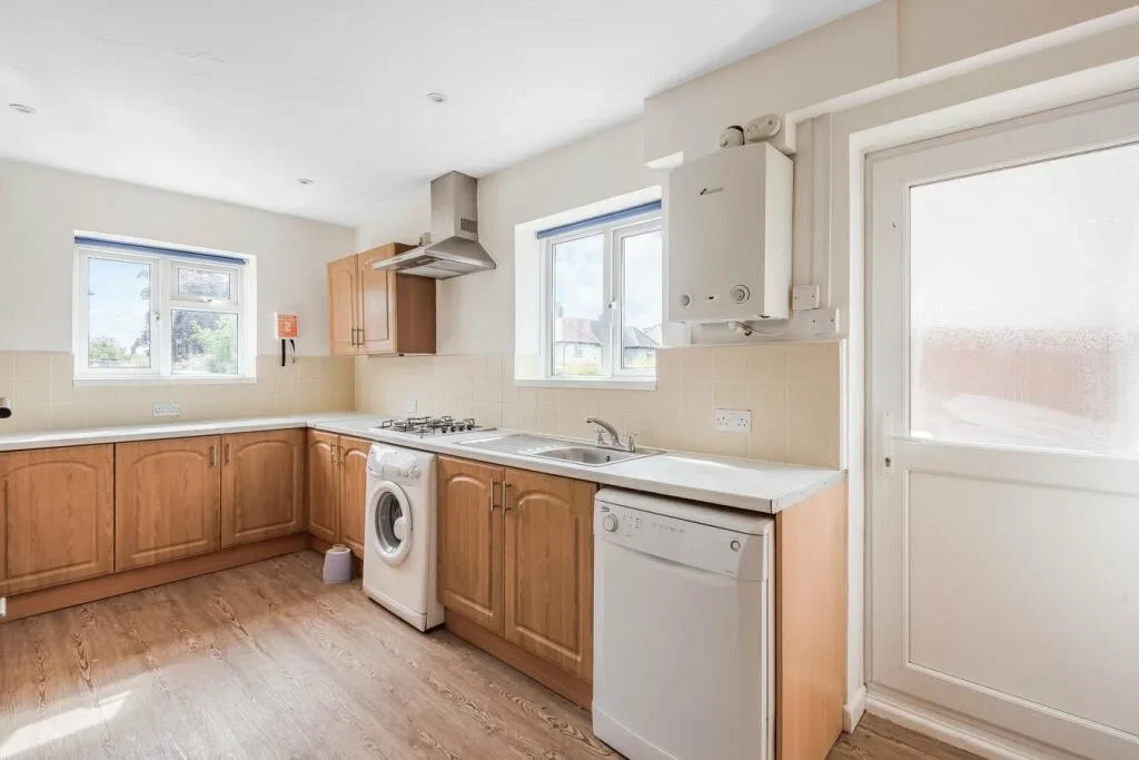 Room Northway in Guildford