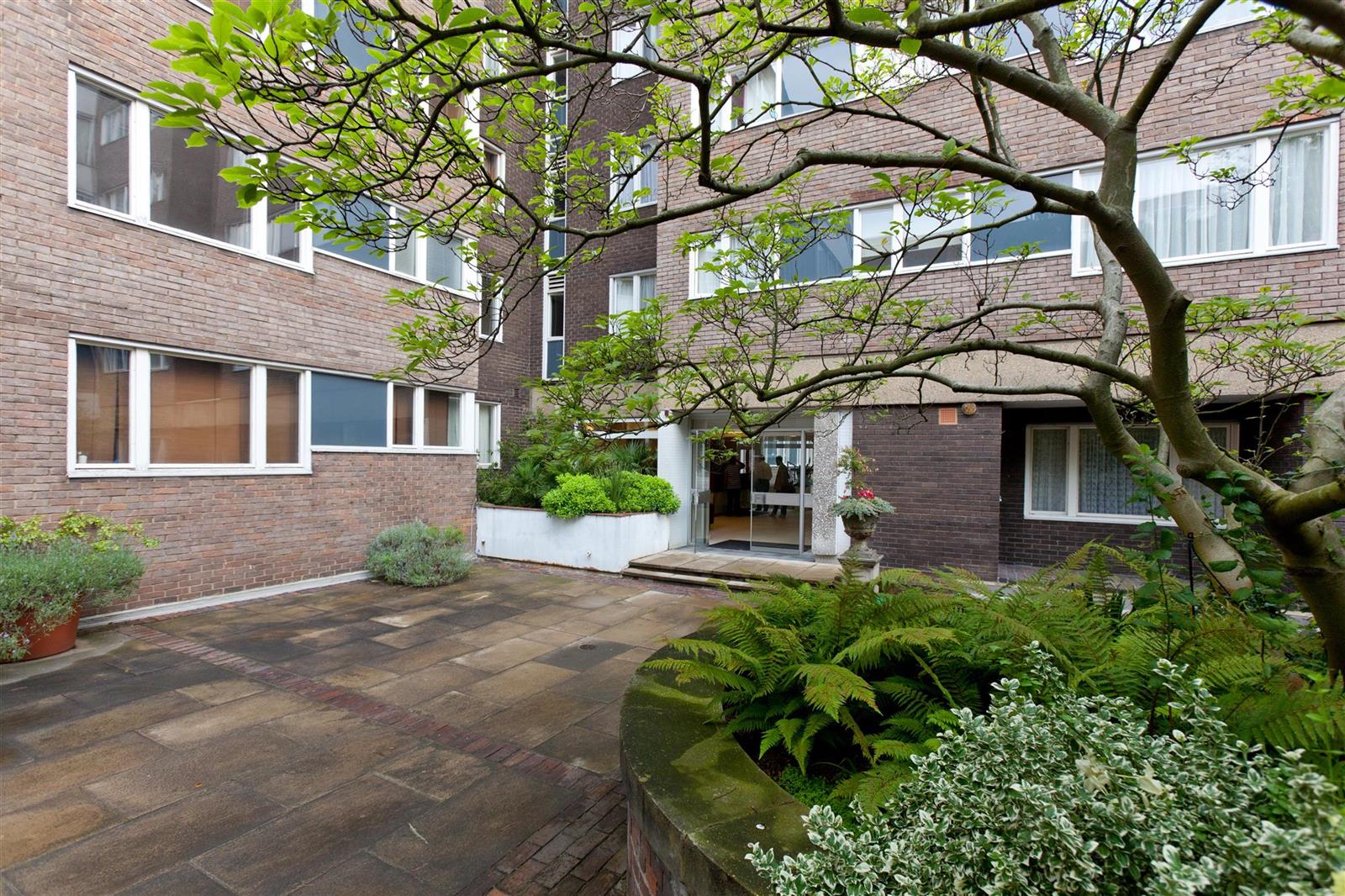 Flat Southwick Street in City of Westminster